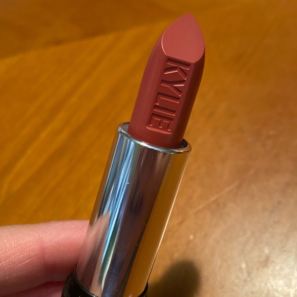 Kylie Jenner Lipstick Madeleine 💋 - Picture 9 of 16